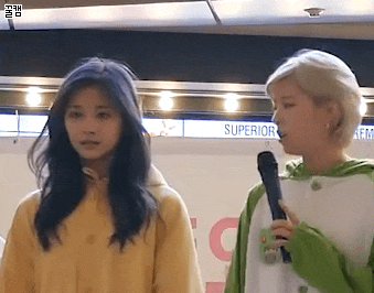 같이 놀면 애기가 되는 정연이와 쯔위 | 인스티즈