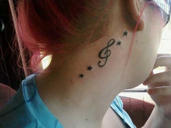 Sehr Modische Hals Tattoo Designs für Frauen 10