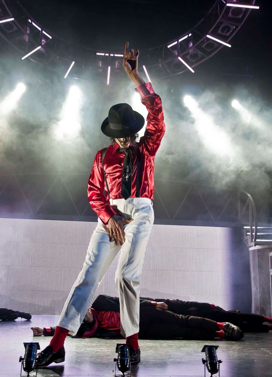Theatre Review: Thriller Live - Lyric Theatre, London ½ - BETA4