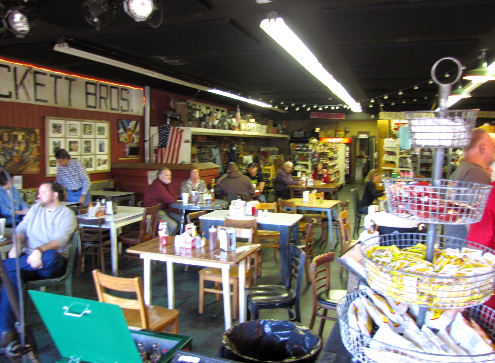 Puckett's Grocery