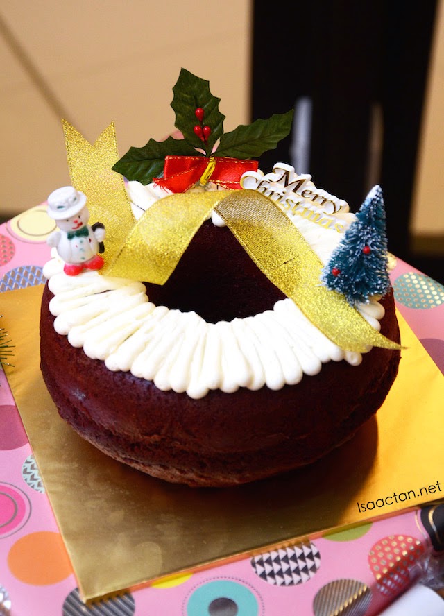 Santa Play Land Gift Cake - RM48.90
