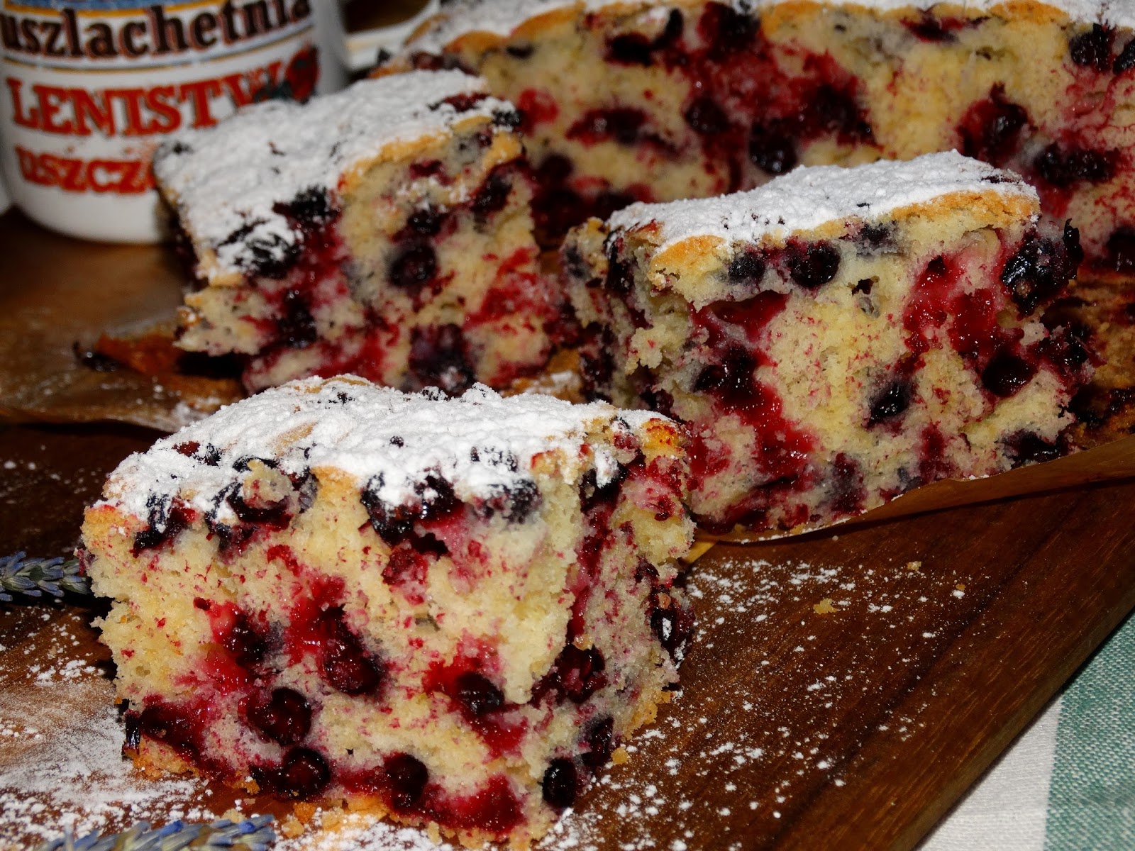 "Co w kredensie piszczy" Szybkie ciasto z porzeczkami