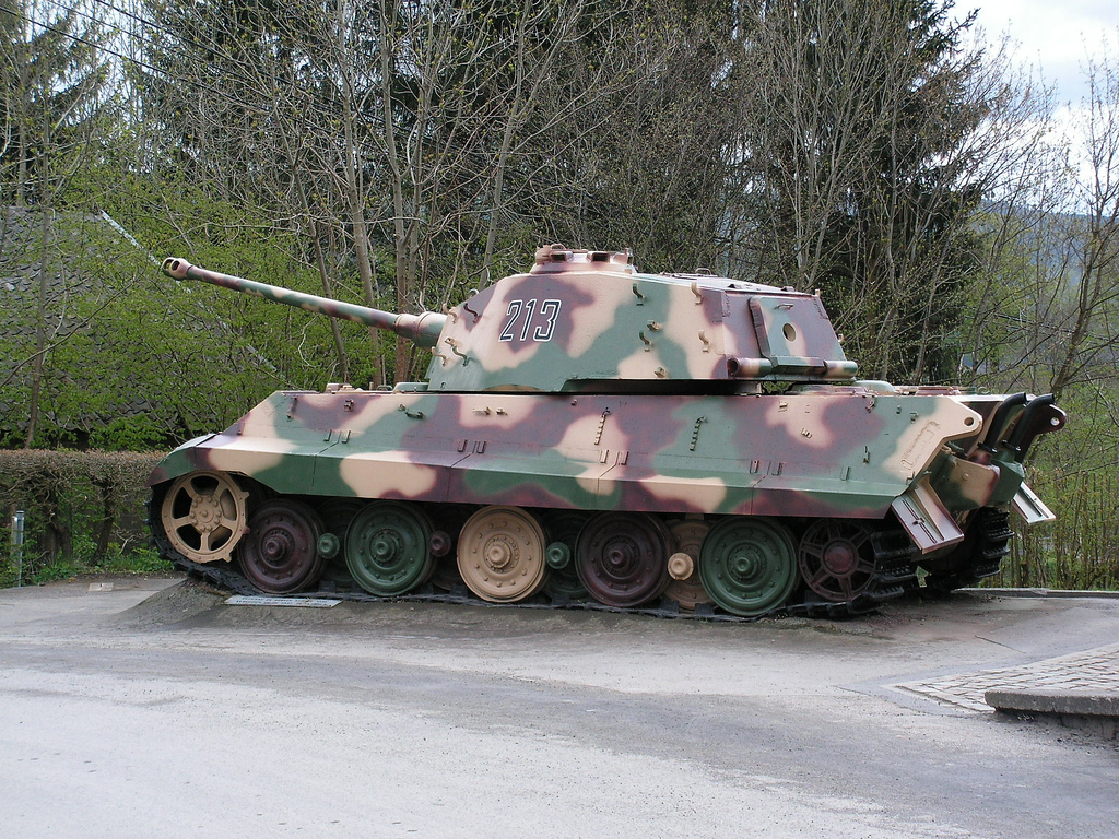 WW2 Landmark Scout Vehicles Panzerkampfwagen VI ausf B Sd.Kfz. 182 Königstiger WW2 Landmark Scout Vehicles Panzerkampfwagen VI ausf B Sd.Kfz. 182 Königstiger