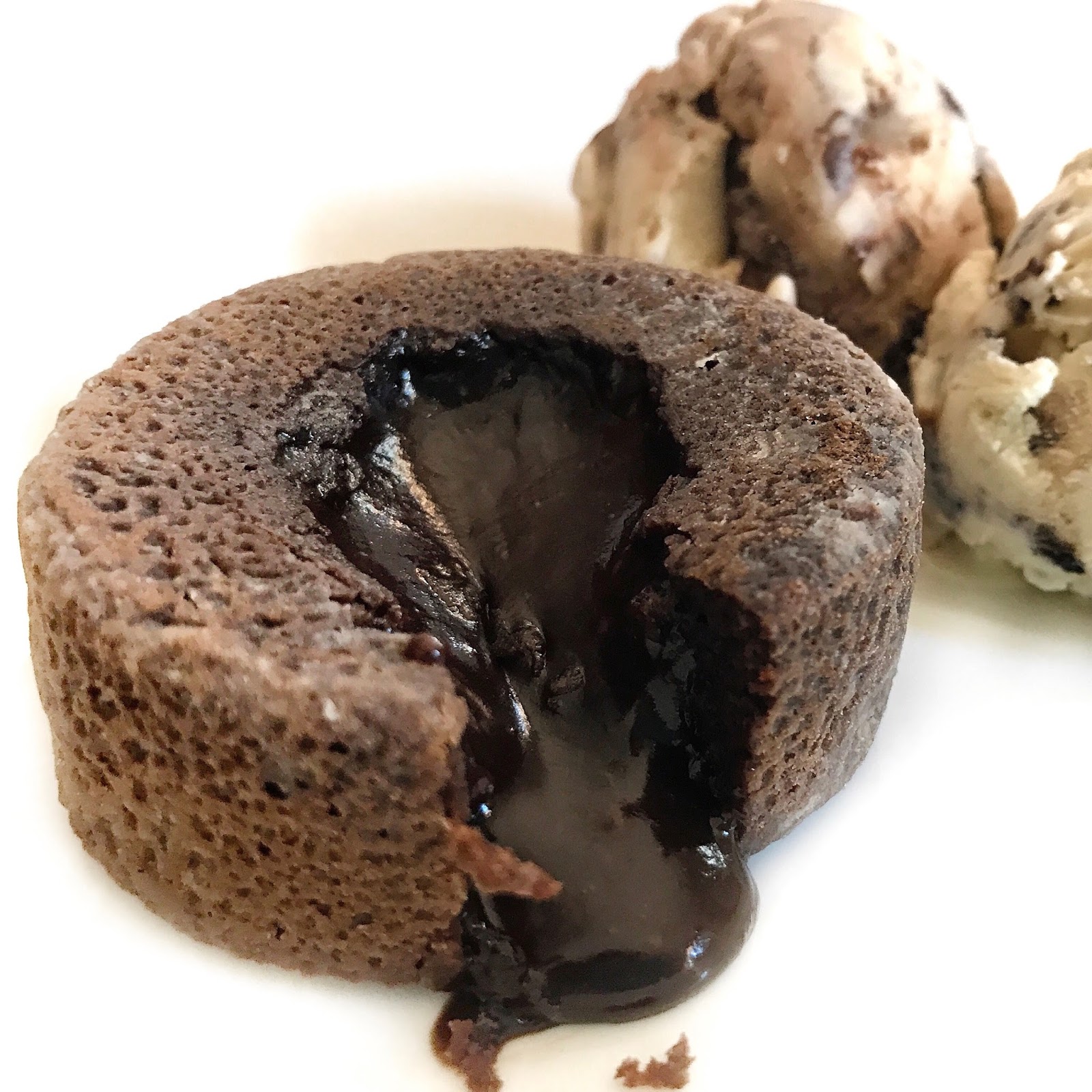 molten chocolate lava cake