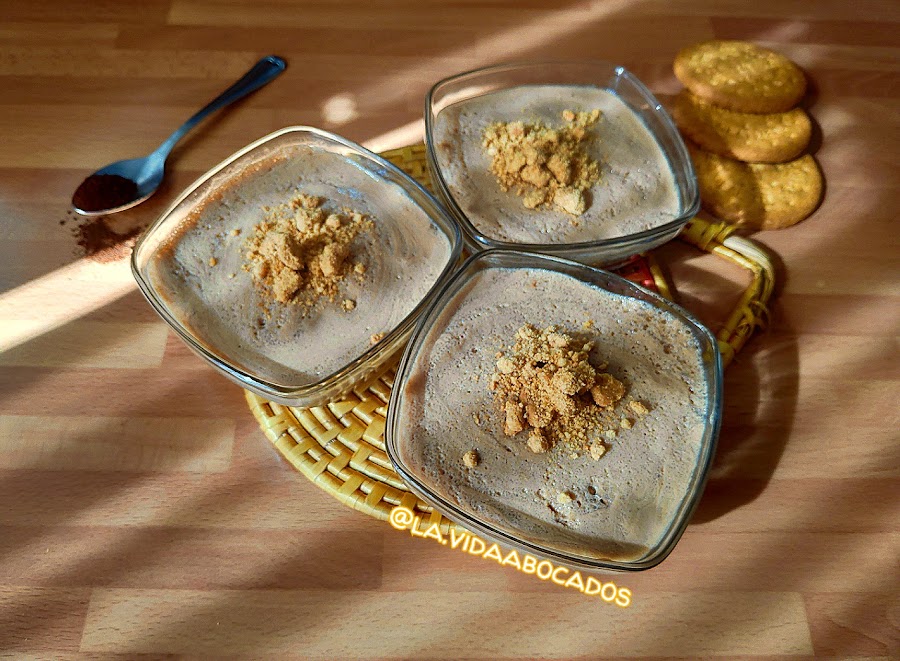 mousse de café y galleta