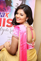 srimukhi-latest-stills-in-pink-saree-tol
