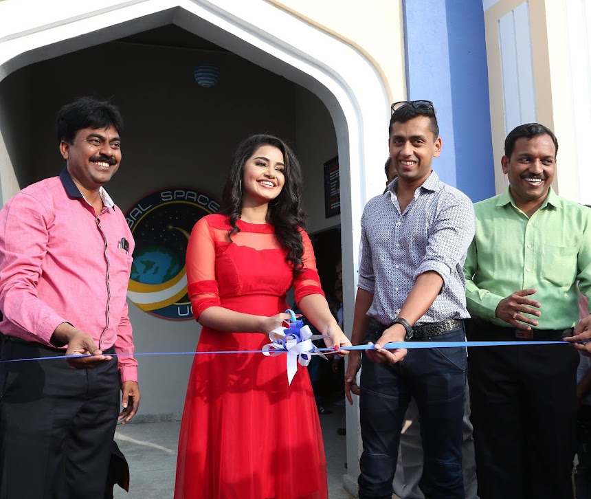 Anupama Parameswaran wearing Asmitha & Madhulatha outfit at Wonderla Hyderabad