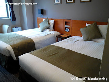 Hotel Mystays京都四條(ホテルマイステイズ京都四条 / Hotel Mystays Kyoto Shijo)的房間種類划分得很仔細，佷容易搞亂，光是雙床房就分好幾種。   背包豬一開始以為入住的會是2張110cm床的房型，類似前一晚在奈良superhotel的那種(相...