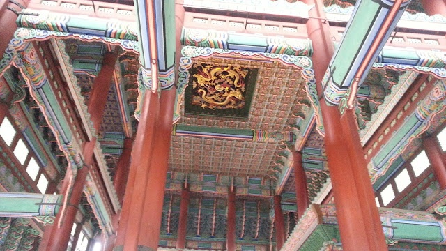 « Тhrone hall. »