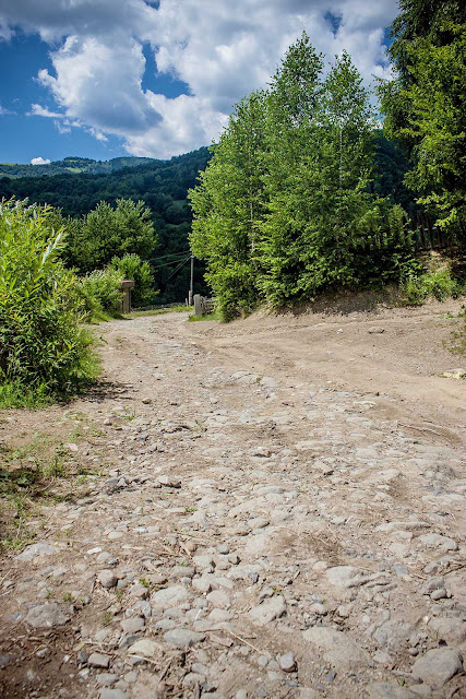 along the carpathian paths, on the roads of Ukraine, Ukraine, The Carpathians, mountains, Hoverla, Synyachka, Makovitsya, trips, trevelling, Yaremche, relax, rest in Ukraine, відпочинок у Україні, Україна, Карпати, Говерла, Маковиця, Синячка, Яремче, відпочинок в Яремчі, котедж в Яремчі, котедж у мирослава яремча, подорожі україною, відпочинок в горах, похід карпати, похід на велосипедах, отдых в карпатах, украина, дорогами украины, тропками карпат, дорогами України, стежинами карпат, sewn dreams подорожують,