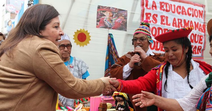 MINEDU: Con colorido pasacalle adultos mayores celebran Día de la Alfabetización - www.minedu.gob.pe MINEDU: Con colorido pasacalle adultos mayores celebran Día de la Alfabetización - www.minedu.gob.pe