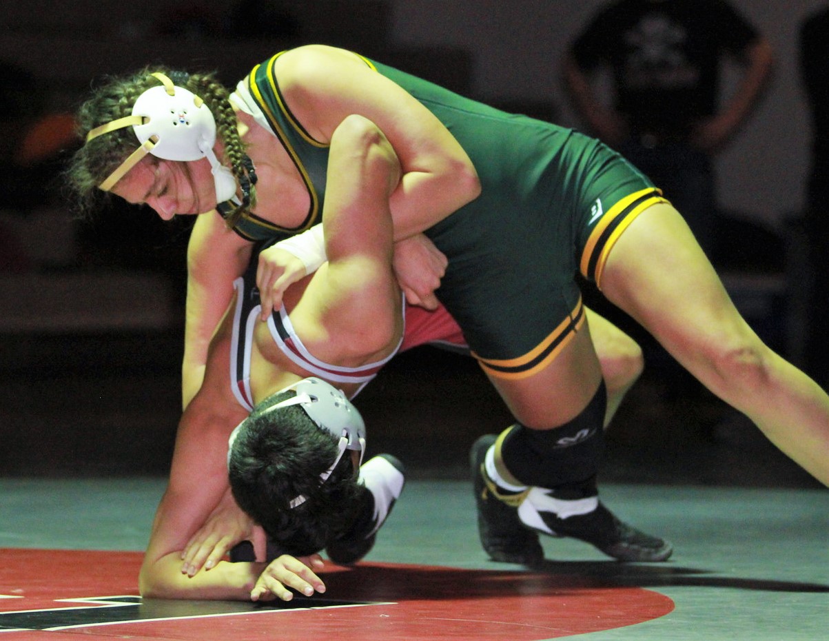 Men Wrestling Women powerful wrestler pins her man