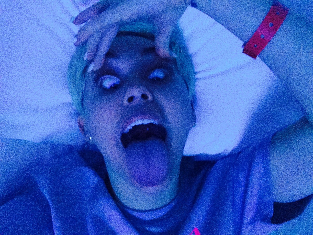 Miley Cyrus Personal Photos Hacked.