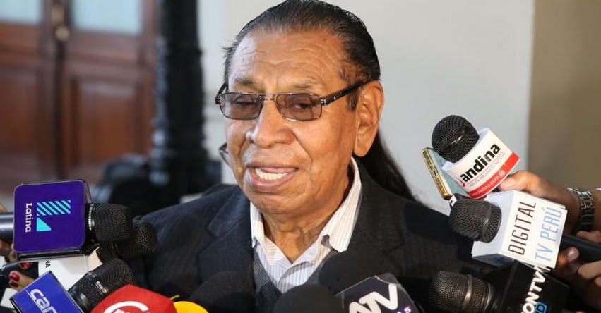 Sueldo mínimo debería estar entre S/ 1,500 y S/ 2,000, sostiene el presidente de la Comisión de Trabajo del Congreso, Justiniano Apaza Sueldo mínimo debería estar entre S/ 1,500 y S/ 2,000, sostiene el presidente de la Comisión de Trabajo del Congreso, Justiniano Apaza