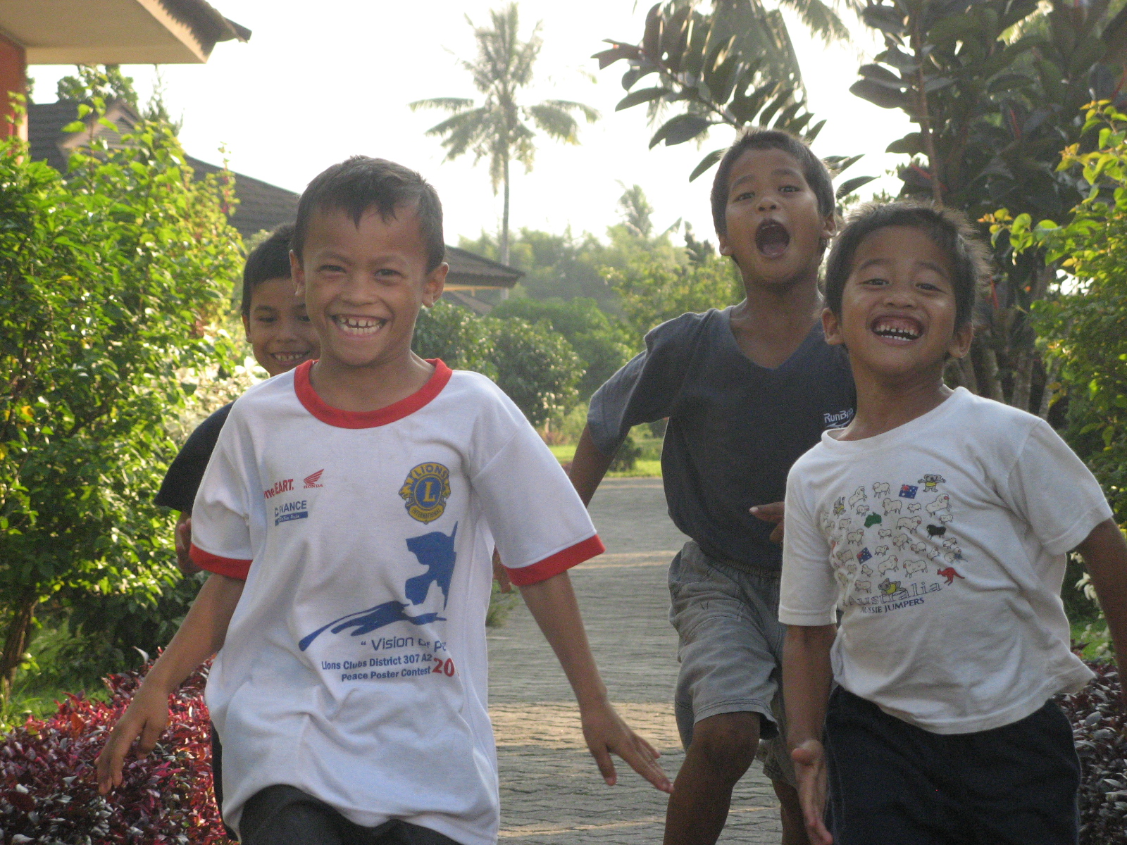 Lirik Gembira Berkumpul | Lirik Lagu Anak ~ Lirik Lagu Anak