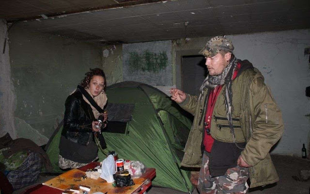 Sebastien Maquet Et Euriel Costaouec Sont Arrives A Barbezieux Il Y A Trois Semaines Et Se Sont Installes Dans Une Masure