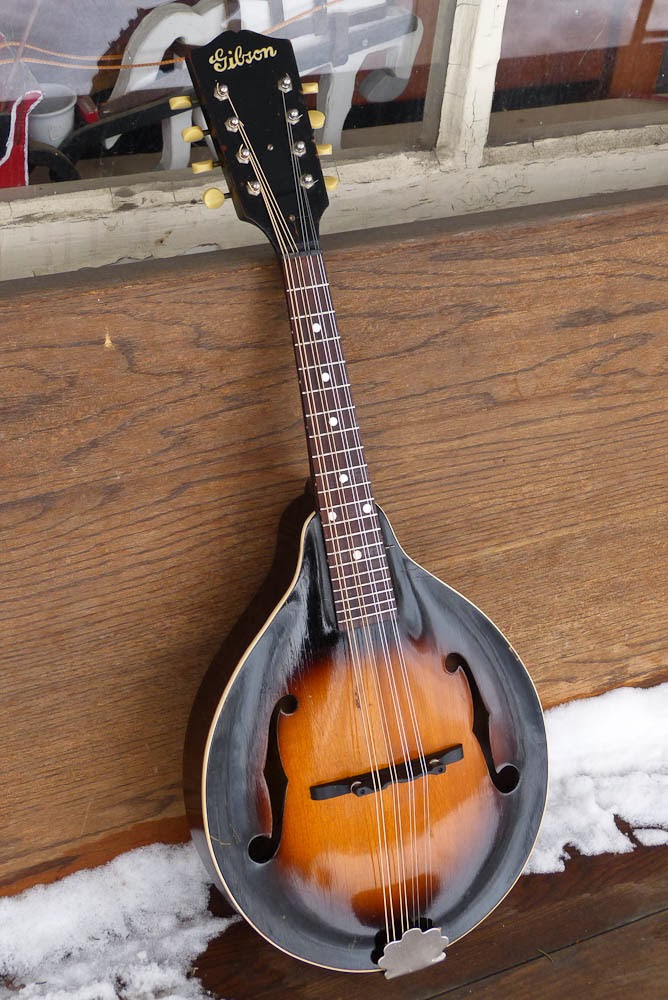 c.1941 Gibson A1 Carved Mandolin