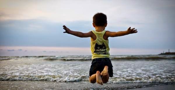 Biển rộng trời cao, con vẫy vùng… Biển rộng trời cao, con vẫy vùng…