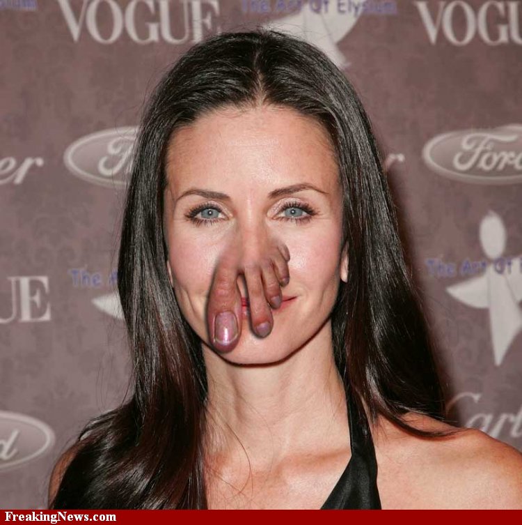 Courtney-Cox-with-a-Foot-Nose--59272.jpg