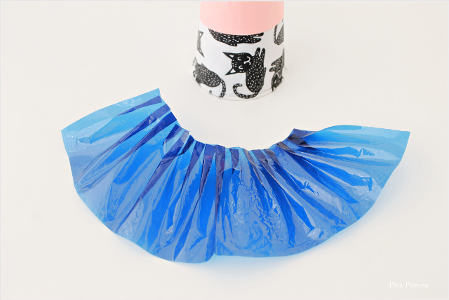 como-hacer-bruja-halloween-vaso-carton-reciclado-diy-hacer-capa