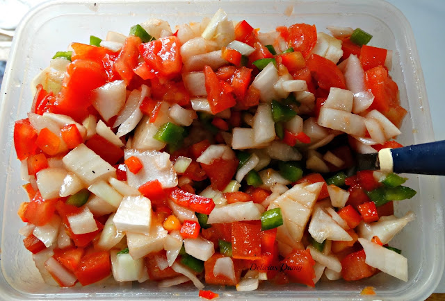 Salsa criolla, tomate, morrón y cebolla en cubos