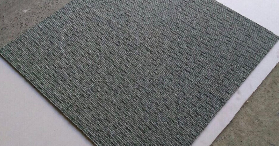 Cómo pegar las baldosas de alfombra - Metacrilatos