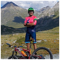 Eva Fünfgeld leitet die MTB-Fahrtechnikschule Hirschsprung in Freiburg