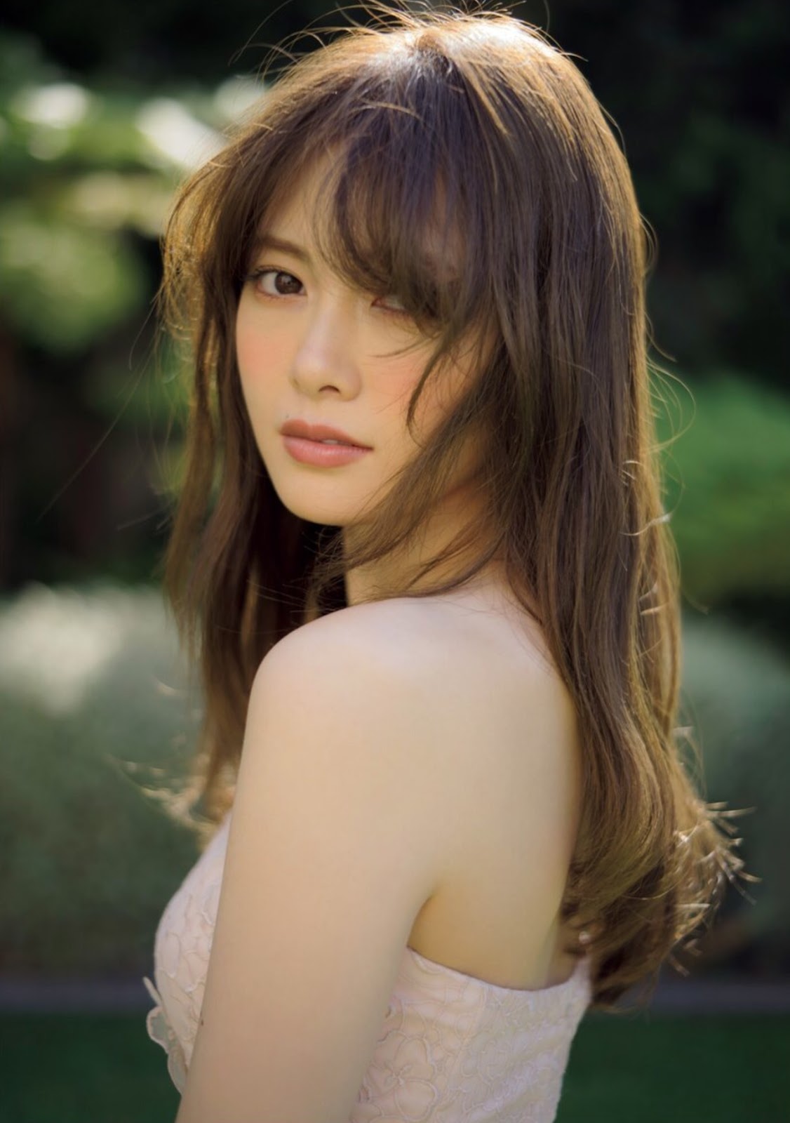 Mai Shiraishi Nogizaka46 "Amazing Body" on Friday Magazine - REN48 Magazine