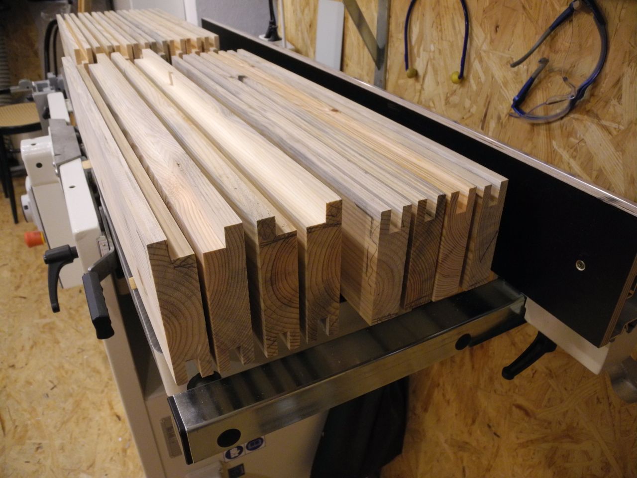 Thewoodtinkerer: festool mft/3 unterschrank: teil 1 Holz rückwand