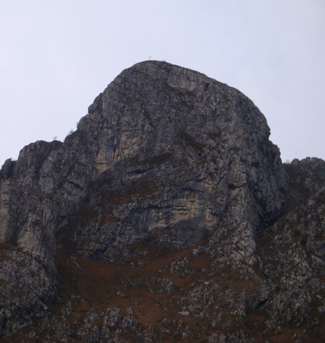 La Triangolo Lariano Corno Birone e Monte Rai per il sentiero Dario e William La Triangolo Lariano Corno Birone e Monte Rai per il sentiero Dario e William
