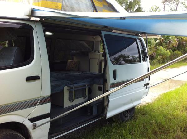 1990 Toyota Hiace 4x4 Camper Van For Sale in USA