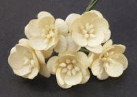 https://cherrycraft.pl/pl/p/Kwiat-wisni-KREMOWE-5-szt.-Wild-Orchid-Crafts-/2261