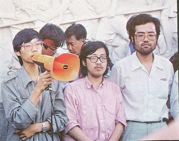 天安门对峙: 八九图片：1989年5月24日，保卫天安门广场指挥部正式成立