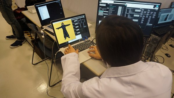 IBM começa os testes para seu jogo de realidade virtual baseado em Sword Art Online; Confira fotos CdwOCE9VIAQ6F_m