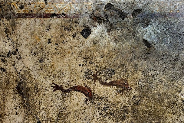 Spectacular wall frescoes discovered at Pompeii Spectacular wall frescoes discovered at Pompeii