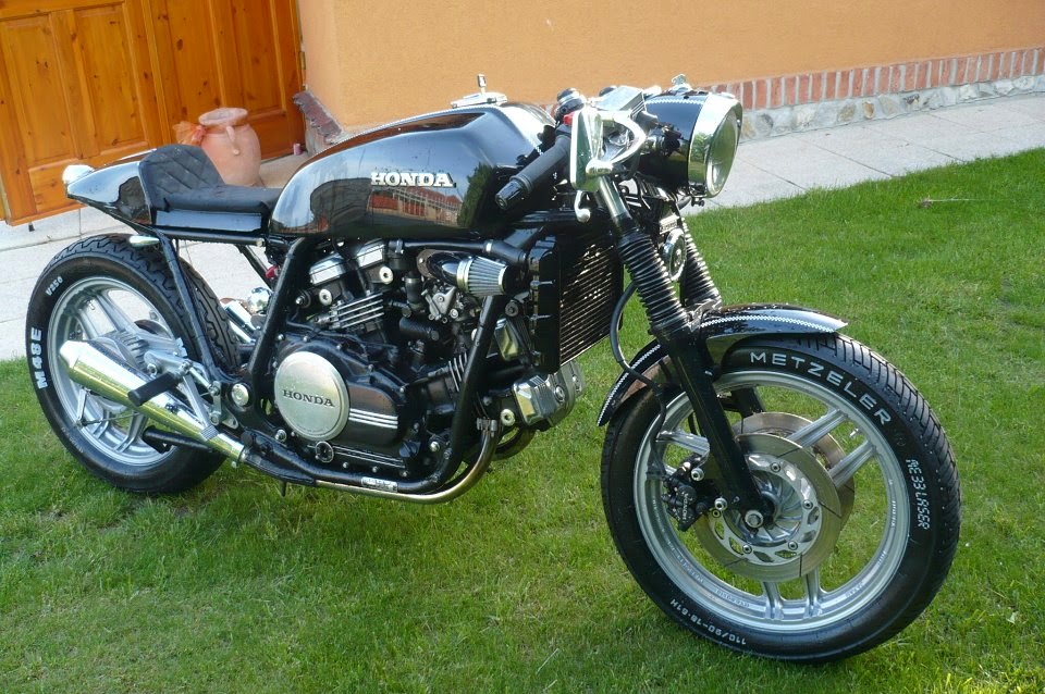 VFR 750 Cafe Racer