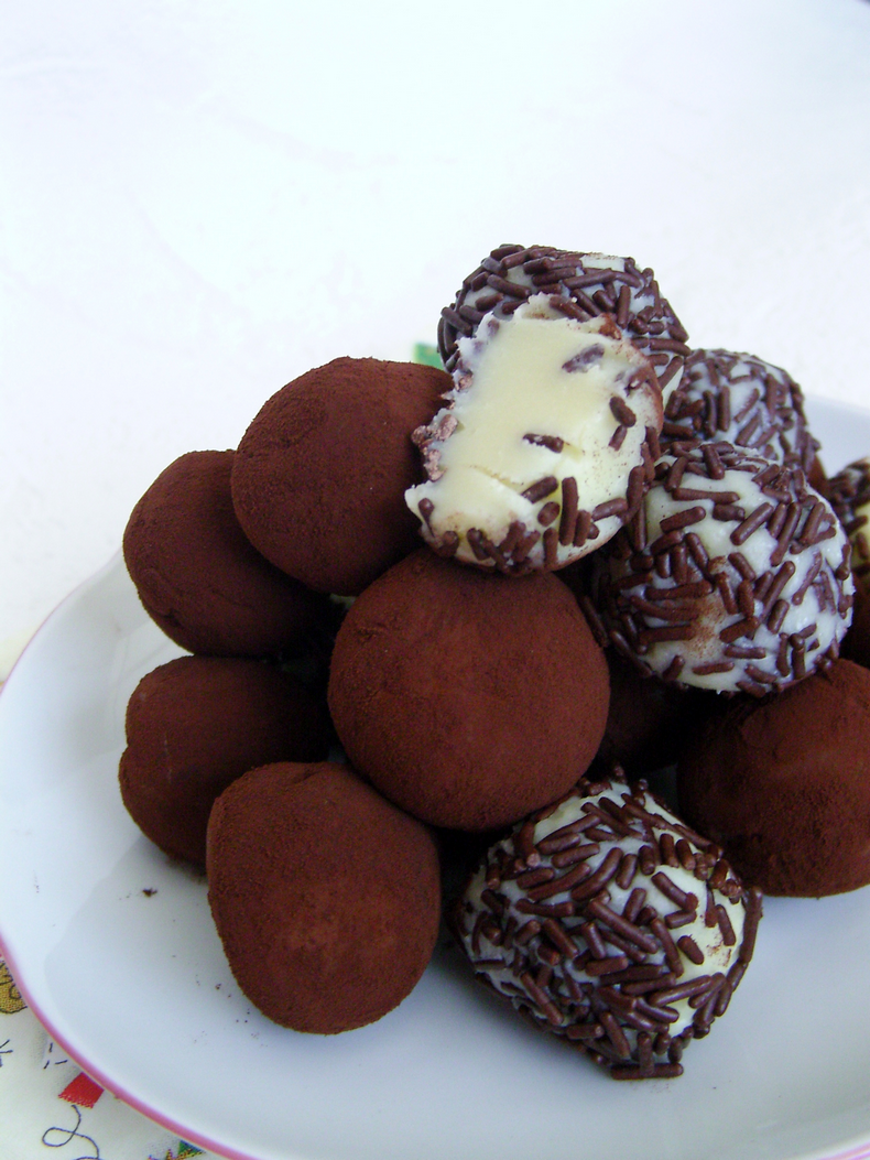 White Chocolate Truffles White Chocolate Truffles no bake 4 ingredients