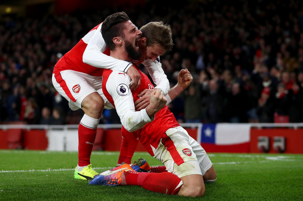 Photo Pemain Arsenal Selebrasi Photo Pemain Arsenal Selebrasi