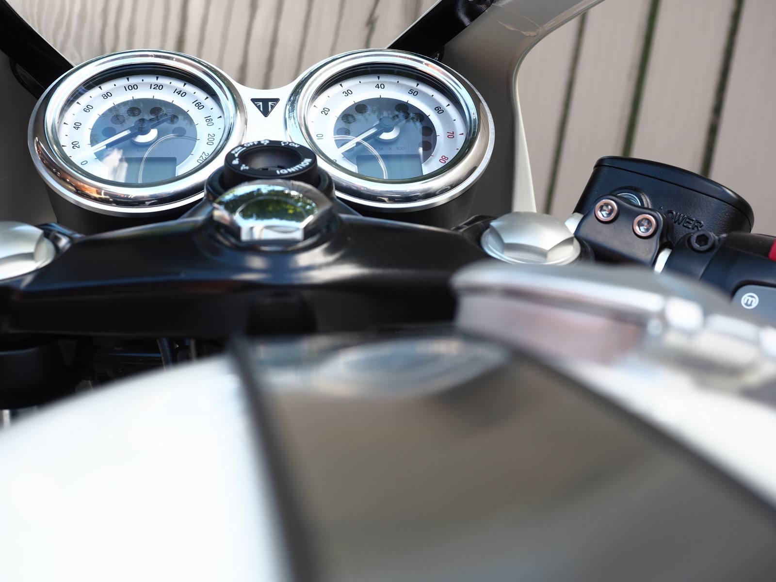 Triumph Thruxton 1200r Cafe