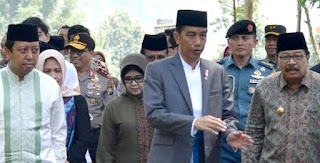 Presiden Jokowi Hadiri Haul Majemuk Masyayik di Ponpes Sukorejo Situbondo