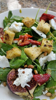 FIG, GOAT'S CHEESE & PEPPER SALAD