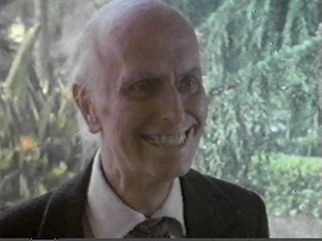 Forum Image: http://4.bp.blogspot.com/-l7TYBCgI4NM/TcSUOrhnY0I/AAAAAAAAFnE/aFsWW2oCzCA/s1600/poltergeist_o%2Bmininu%2Blindhu.jpg