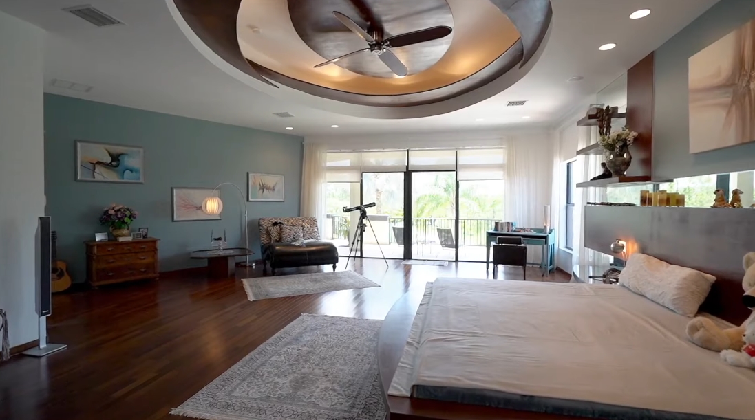 Tour 2494 Se Ranch Acres Cir, Jupiter, FL vs. Interior Design Photos