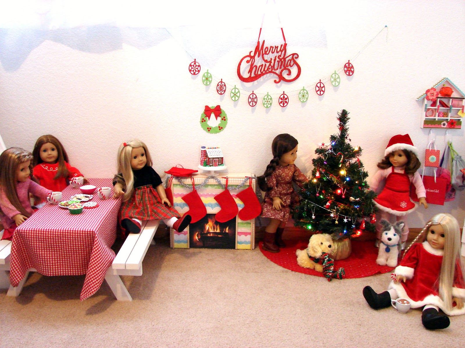 American Girl Doll Play: The Dolls are Getting Ready for Christmas!