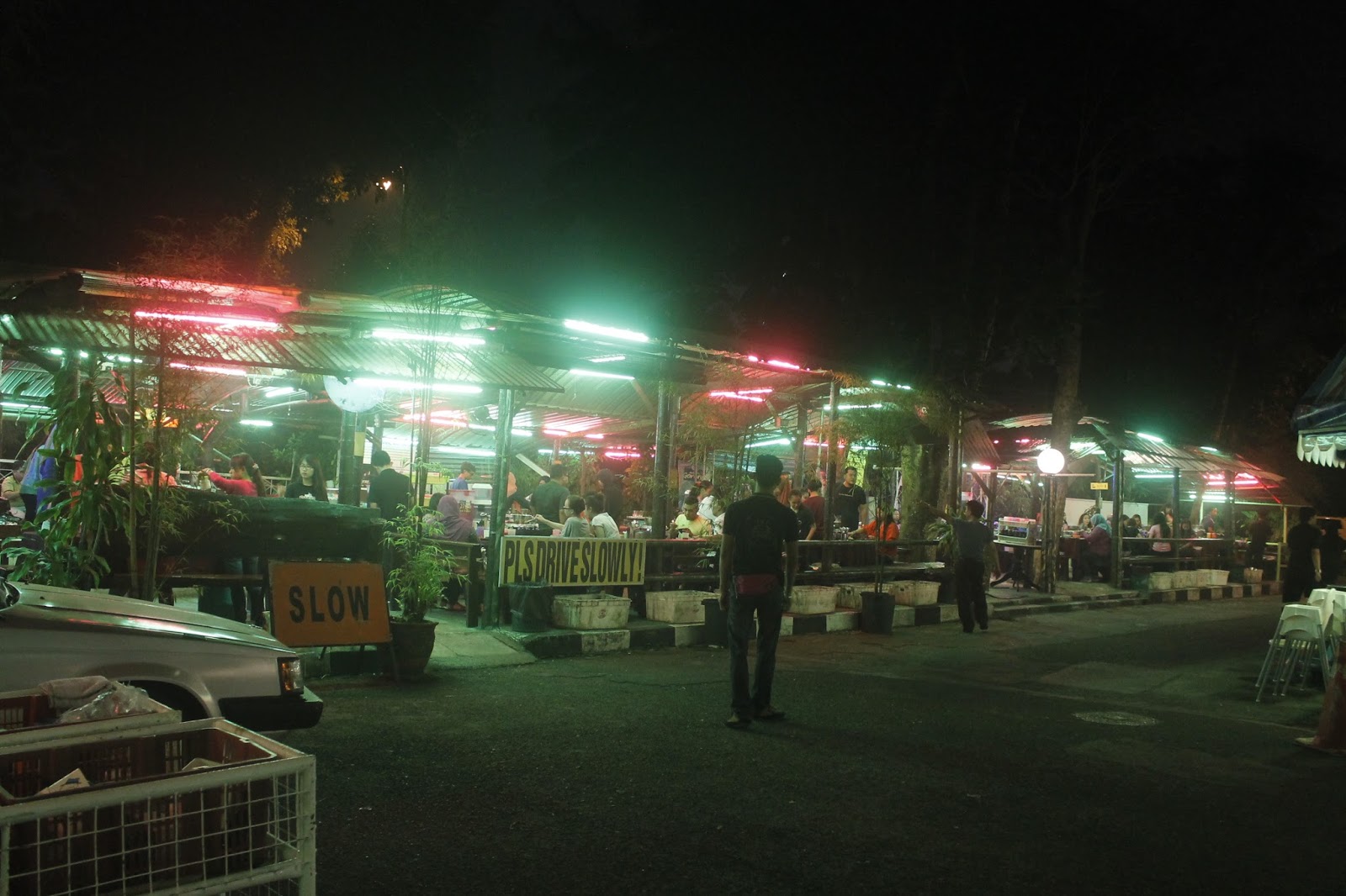 ANNUAR BBQ STEAMBOAT DI KUCHING,SARAWAK AZLAN RUMADI