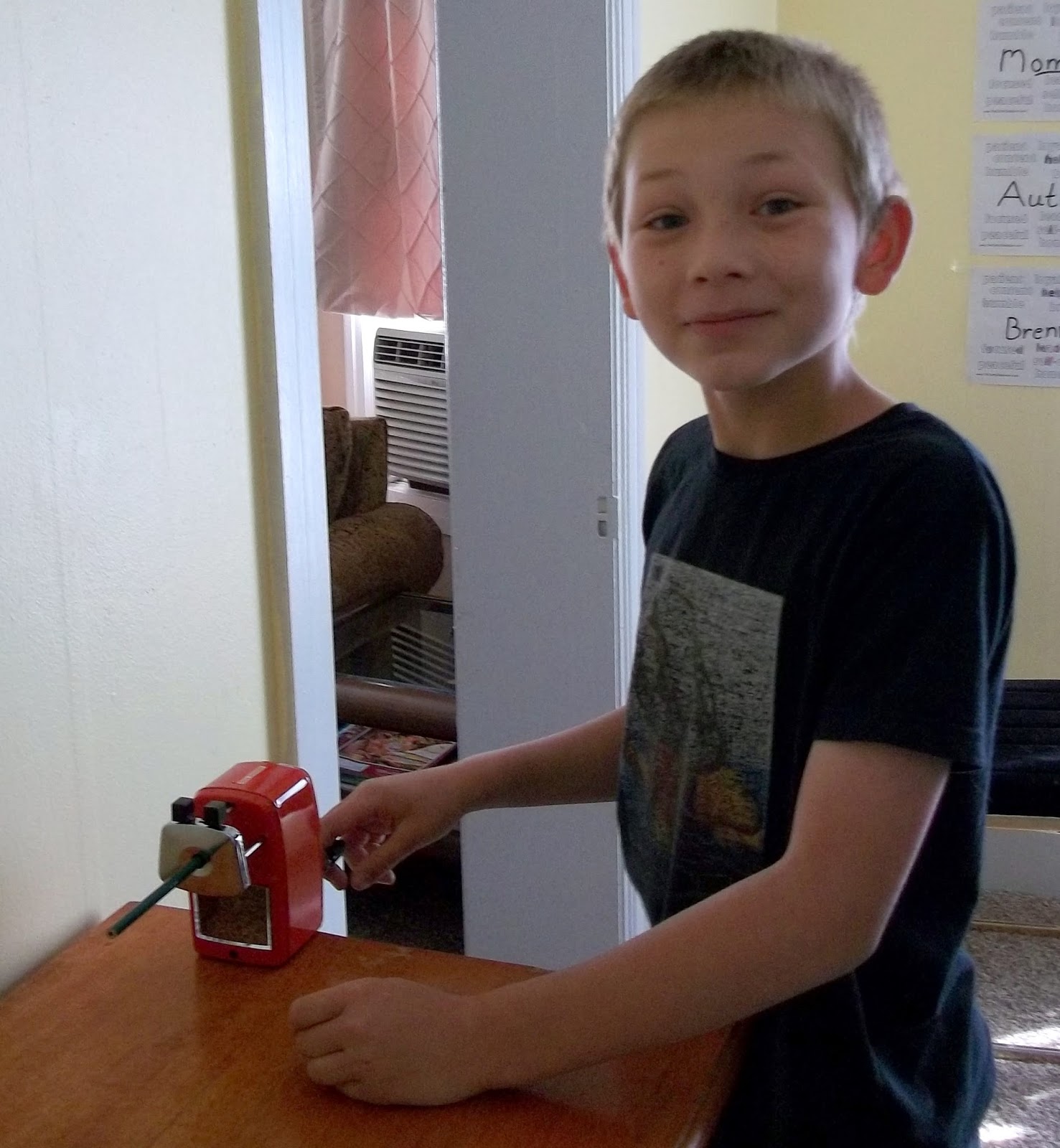 the-renaissance-mom-classroom-friendly-pencil-sharpener-review-and
