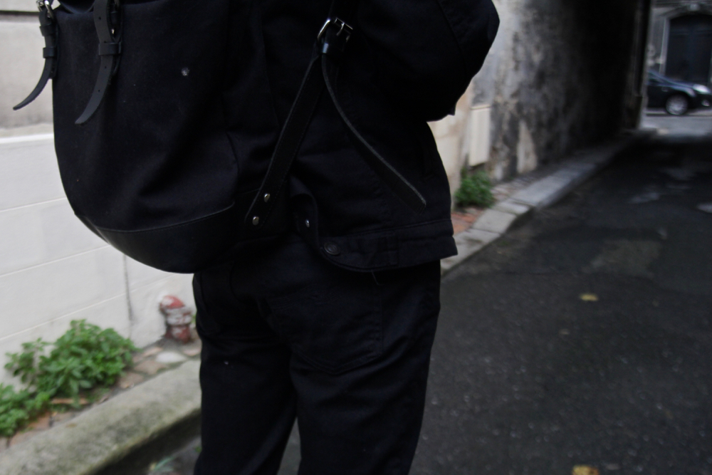 BLOG-MODE-HOMME_STYLE_Asos_matthias_veste-jean-col-mouton-noir-skinny-bordeaux-paris-rock-versace-nudie-bio-organic-margiela-artisanal