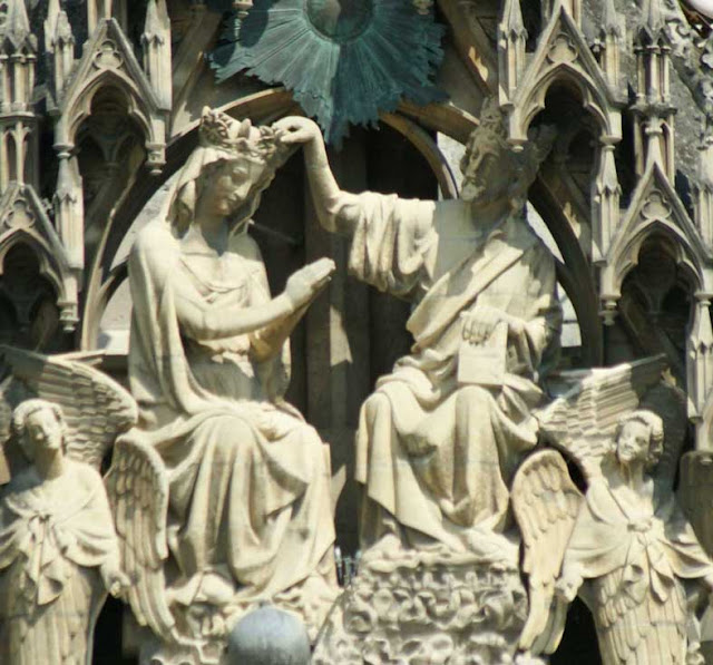 Couronnement de la Vierge à Notre-Dame de Reims.