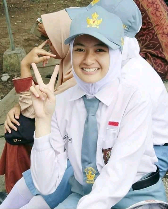 Cewek2 Cantik Lucu Berhijab Pakai Masker Anime