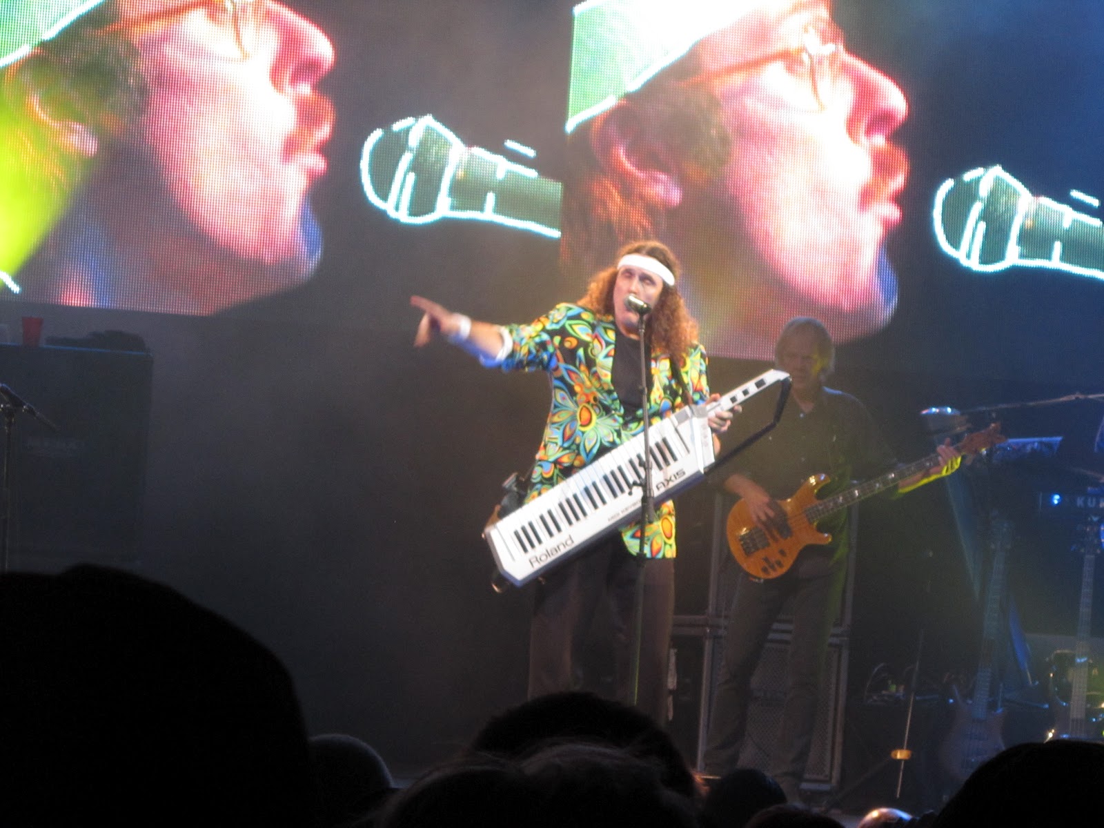 Across the puddle "Weird Al" live!